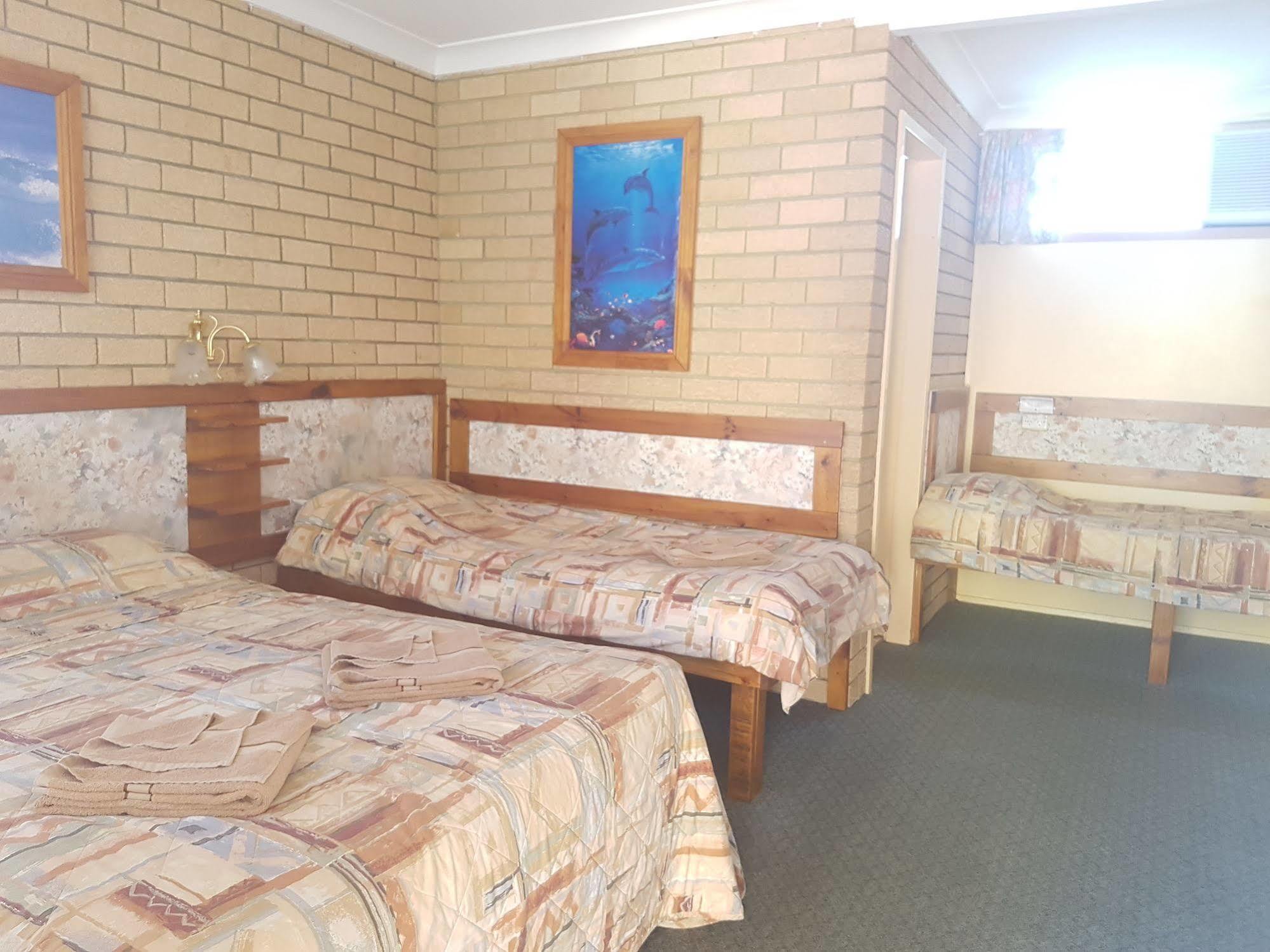Lake Front Motel ジ・エントランス エクステリア 写真